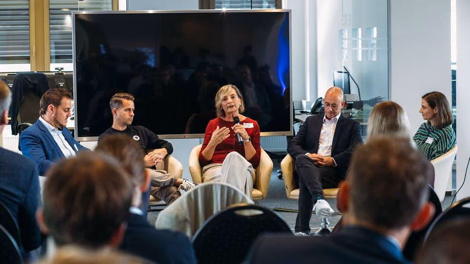 Paneldiskussion zu messbaren Kundenerlebnissen im Handel bei den Touchpoint Talks